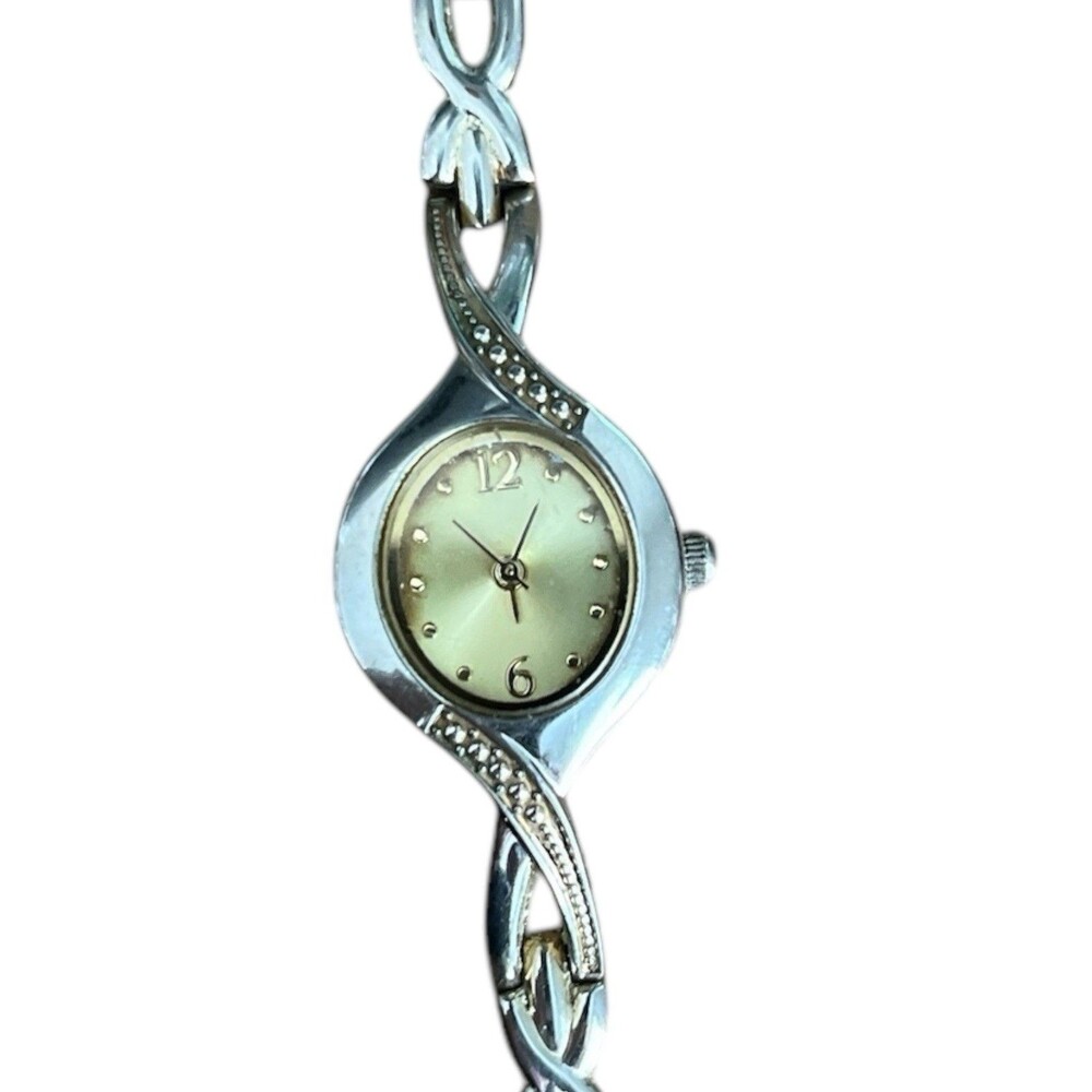 Wristwatch Oval Shaped Face Silver & Gold Tone Elegant